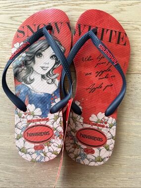 Havaianas Snow White Red Floral Graphic Flip Flops with Navy Straps